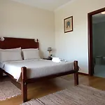 Hostel Mindelo 게스트하우스 *