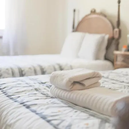 Hostel Mindelo בית הארחה