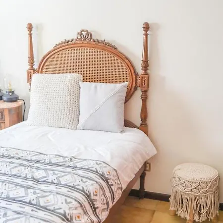 Hostel Mindelo בית הארחה