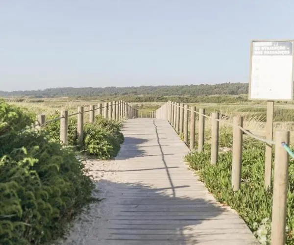 Hostel Mindelo * منديلو