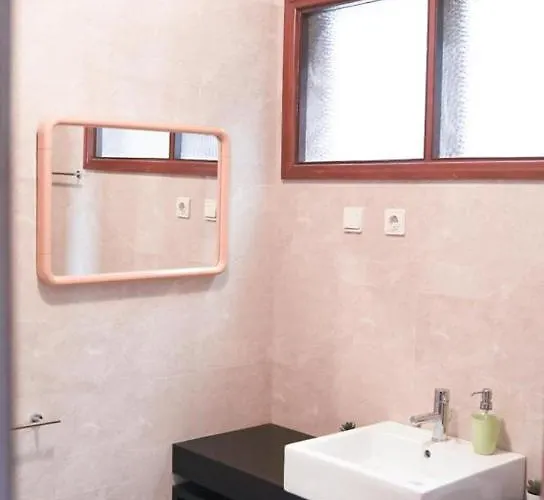 Hostel Mindelo بيت ضيافة منديلو