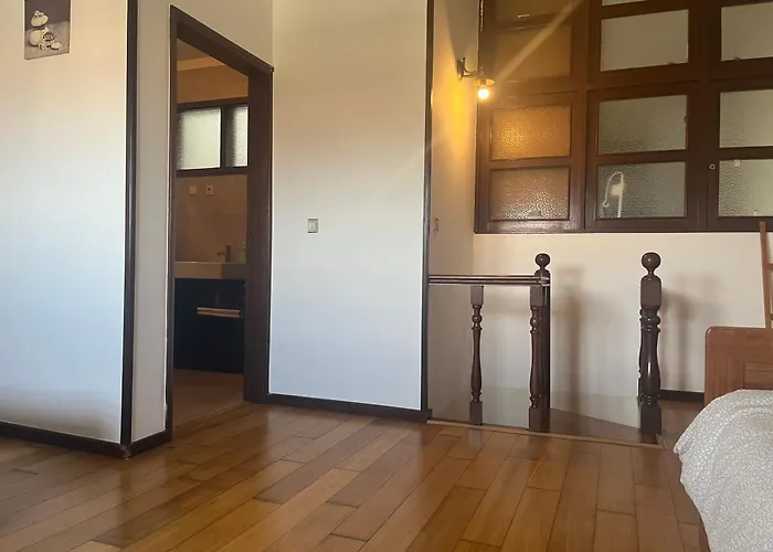 Hostel Mindelo بيت ضيافة *